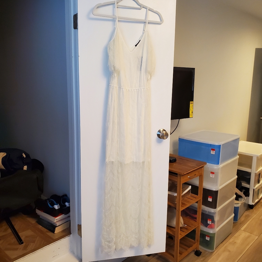 NWT Lace Cold-Shoulder Maxi Dress